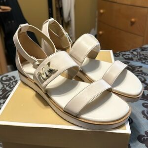 Brand new light cream Sandle NEVER WORN